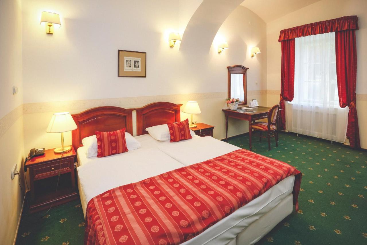 Szidonia Castle Hotel Rojtokmuzsaj Luaran gambar