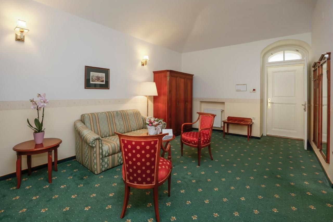 Szidonia Castle Hotel Rojtokmuzsaj Luaran gambar