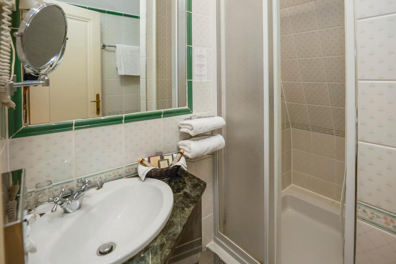 Szidonia Castle Hotel Rojtokmuzsaj Luaran gambar