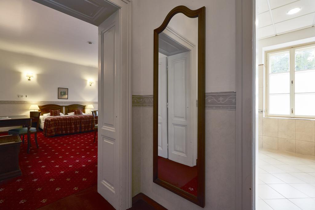 Szidonia Castle Hotel Rojtokmuzsaj Luaran gambar
