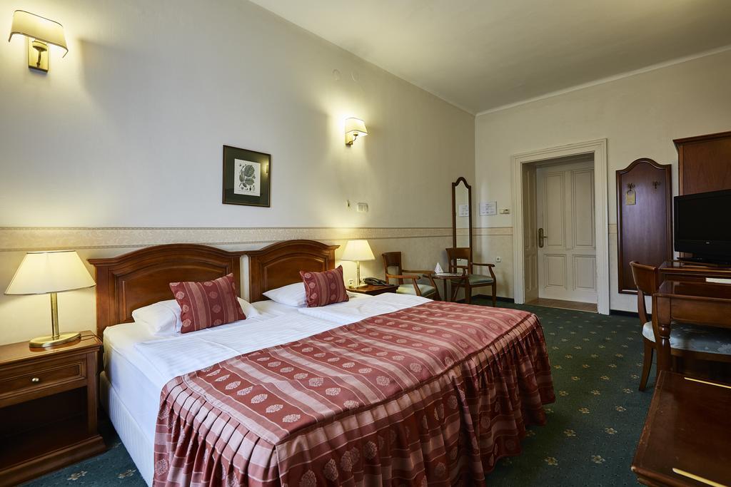 Szidonia Castle Hotel Rojtokmuzsaj Luaran gambar