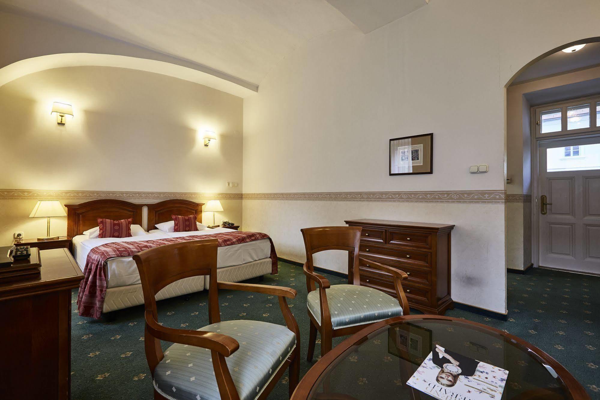 Szidonia Castle Hotel Rojtokmuzsaj Luaran gambar
